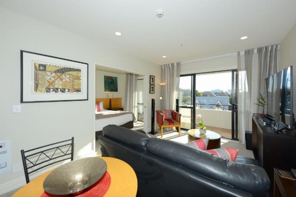 West Fitzroy Apartments image 24